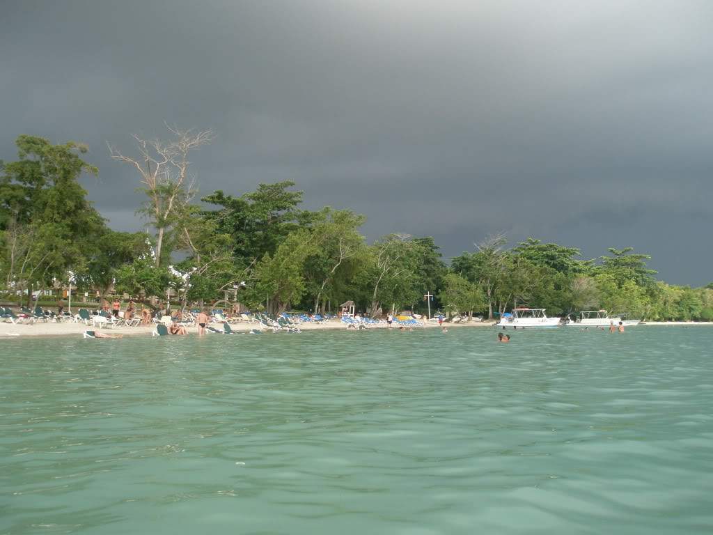 ai1201.photobucket.com_albums_bb359_taniapinto13_Jamaica_20__20Negril_202011_P8110157_1.jpg