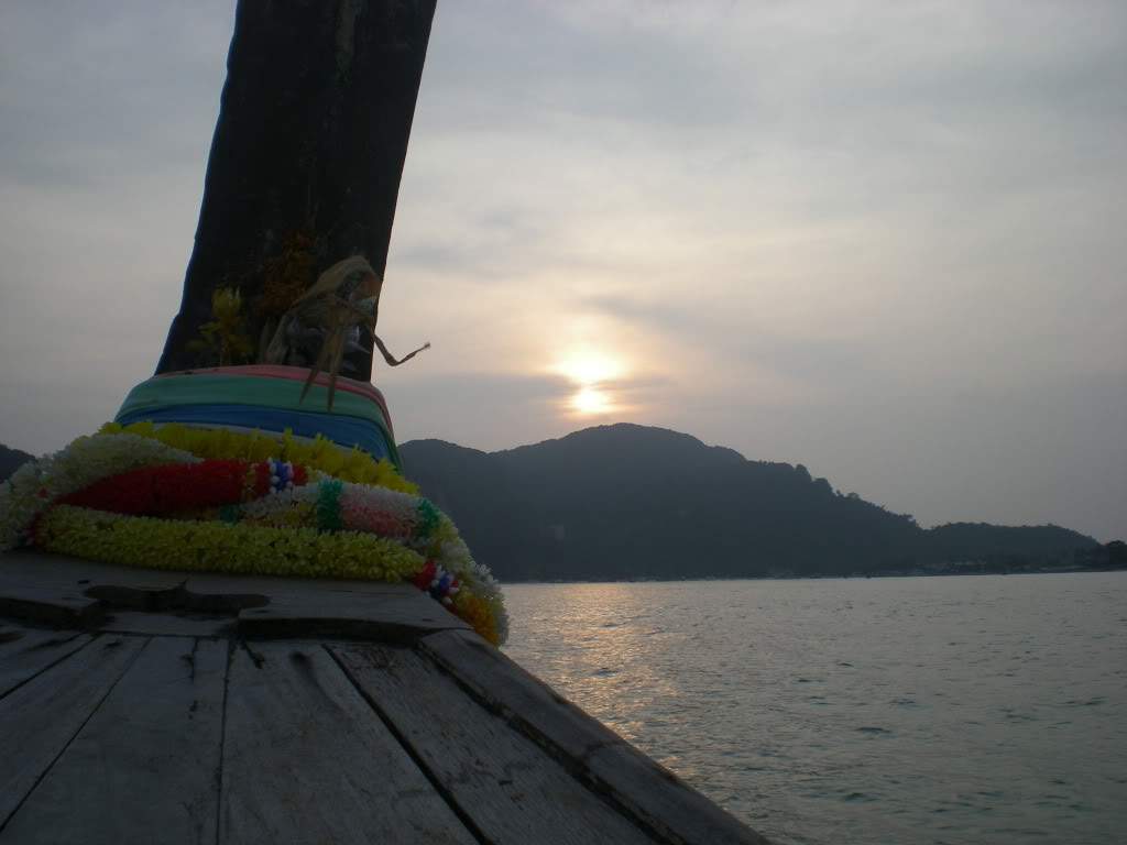ai1209.photobucket.com_albums_cc391_gogowrc_TAILANDIA_DSCN2180.jpg