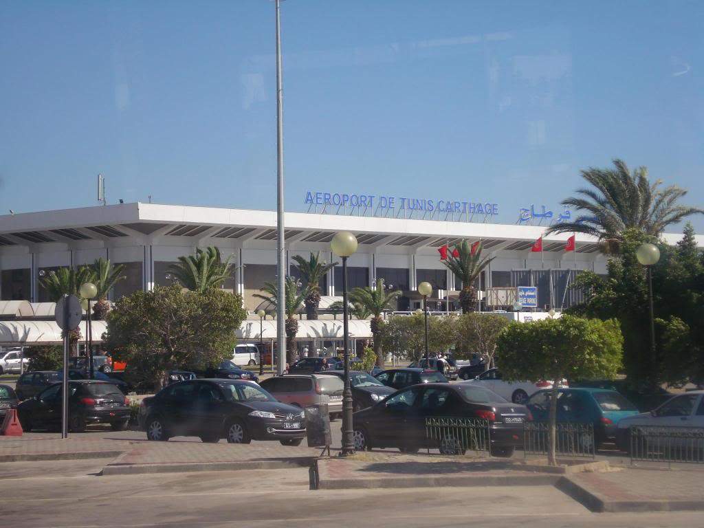 ai1220.photobucket.com_albums_dd451_Teresa_Raquel_Tunisia_201_20Dia_AeroportodeTunis.jpg