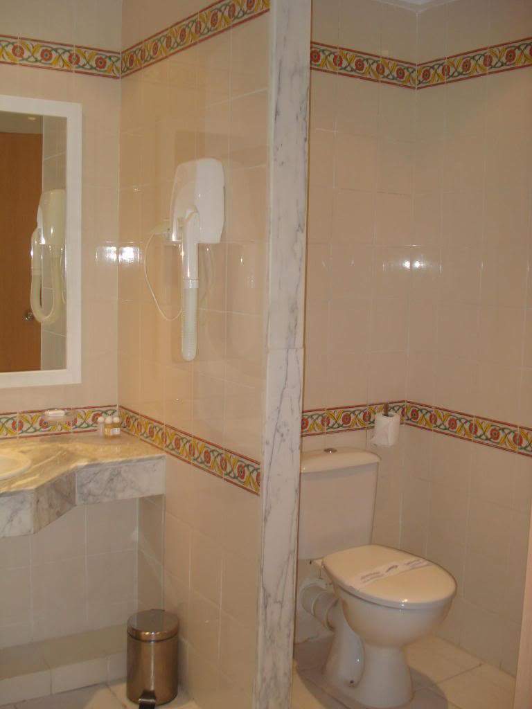 ai1220.photobucket.com_albums_dd451_Teresa_Raquel_Tunisia_202_064820d71cbfb71efafbf972772dd61f.jpg