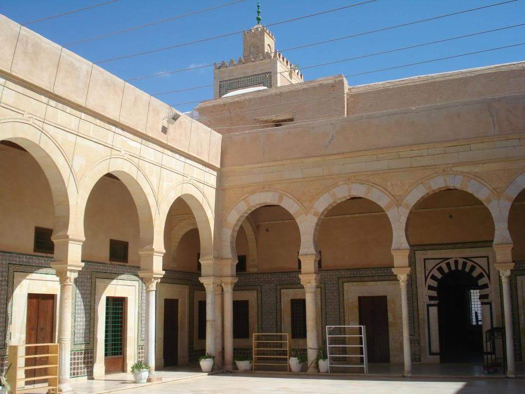 ai1220.photobucket.com_albums_dd451_Teresa_Raquel_Tunisia_202_f6484113eb19a15be15c71cc3d03ae4c.jpg