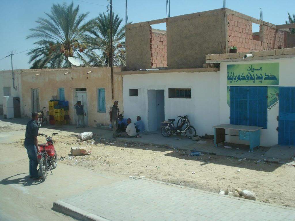ai1220.photobucket.com_albums_dd451_Teresa_Raquel_Tunisia_203_20Dia_AcaminhodoLagoSalgado4.jpg