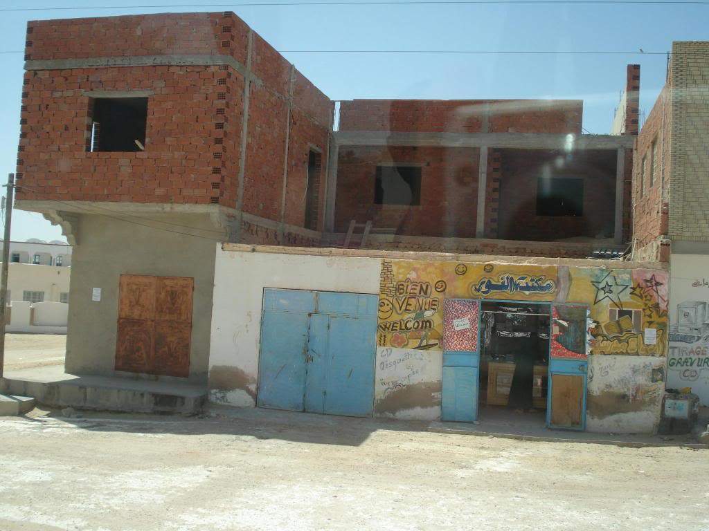 ai1220.photobucket.com_albums_dd451_Teresa_Raquel_Tunisia_203_20Dia_AcaminhodoLagoSalgado9.jpg