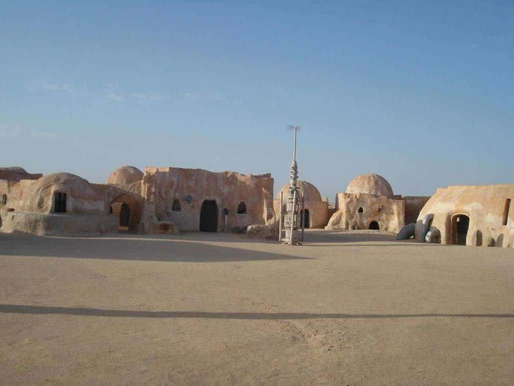 ai1220.photobucket.com_albums_dd451_Teresa_Raquel_Tunisia_203_20Dia_StarWars4.jpg