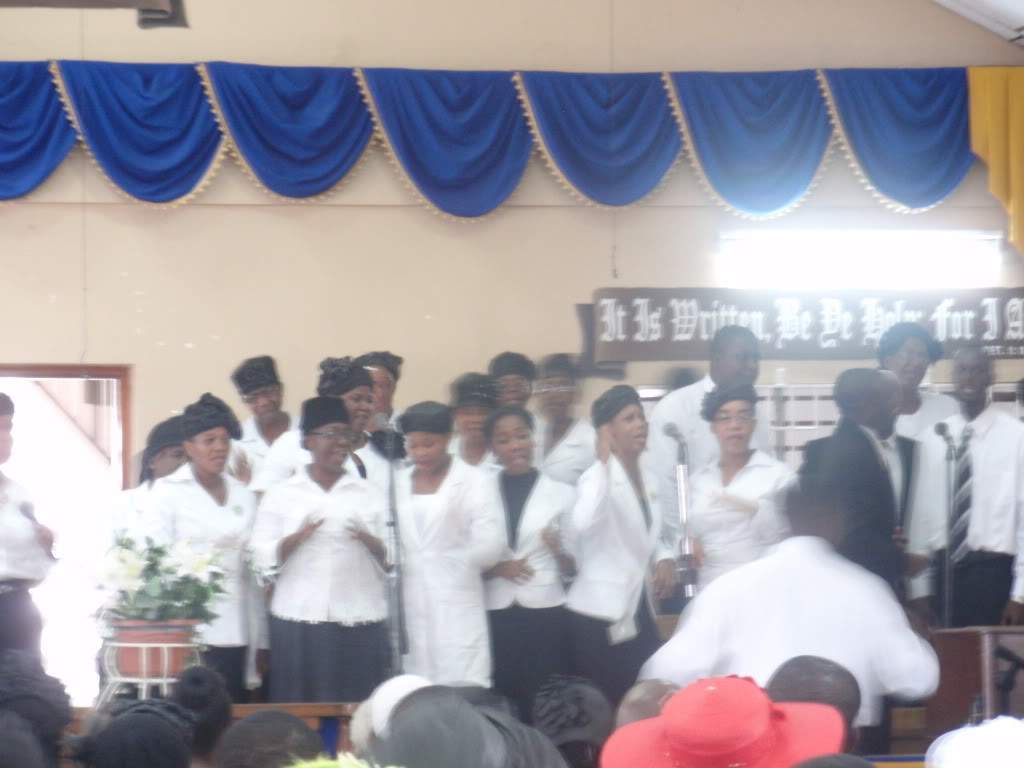 ai1226.photobucket.com_albums_ee417_viajantedoalem_missa_P8280173.jpg
