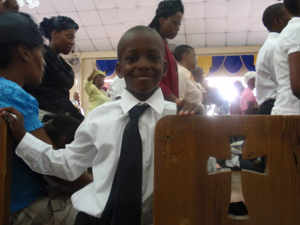 ai1226.photobucket.com_albums_ee417_viajantedoalem_missa_P8280214.jpg