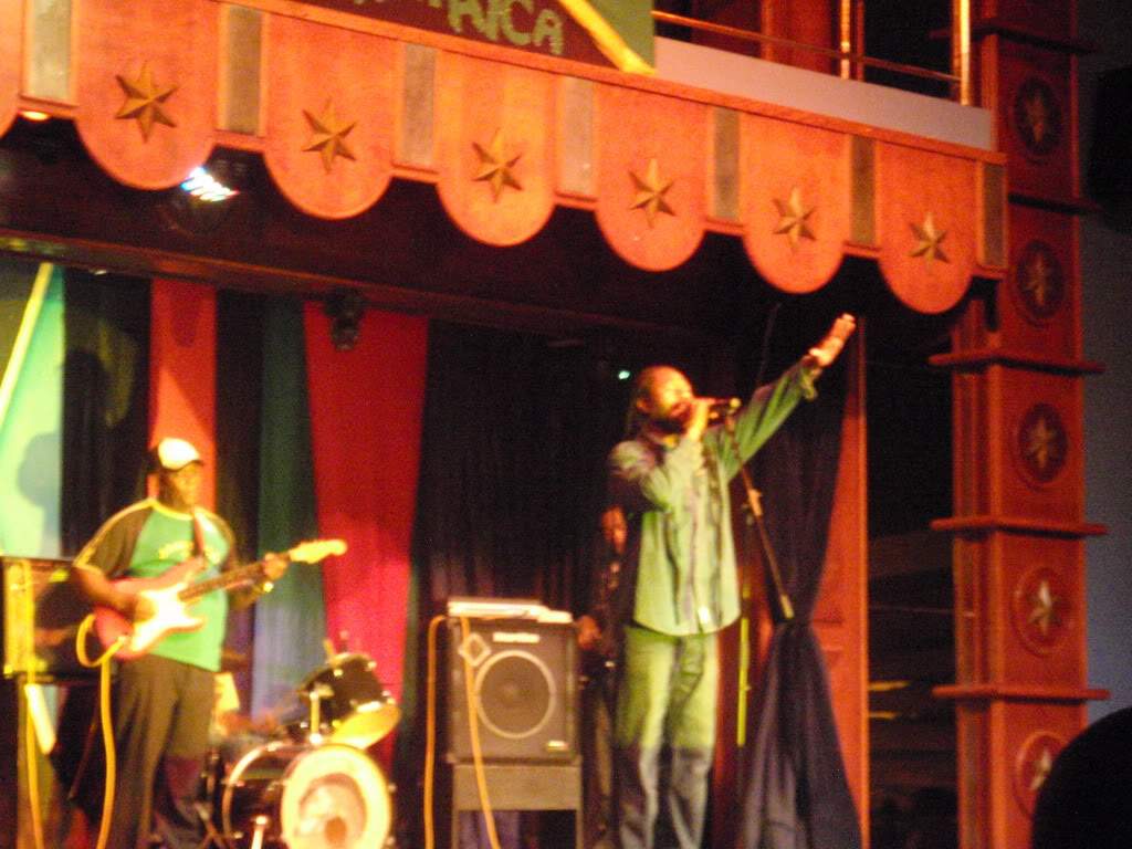 ai1226.photobucket.com_albums_ee417_viajantedoalem_P8250124.jpg