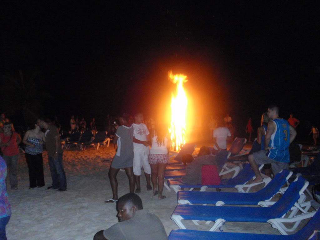ai1226.photobucket.com_albums_ee417_viajantedoalem_P8280097.jpg