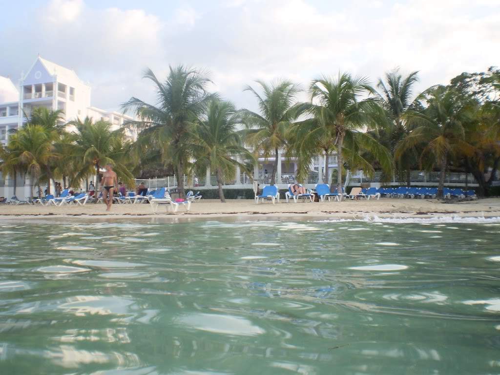 ai1226.photobucket.com_albums_ee417_viajantedoalem_praia_PC130135.jpg