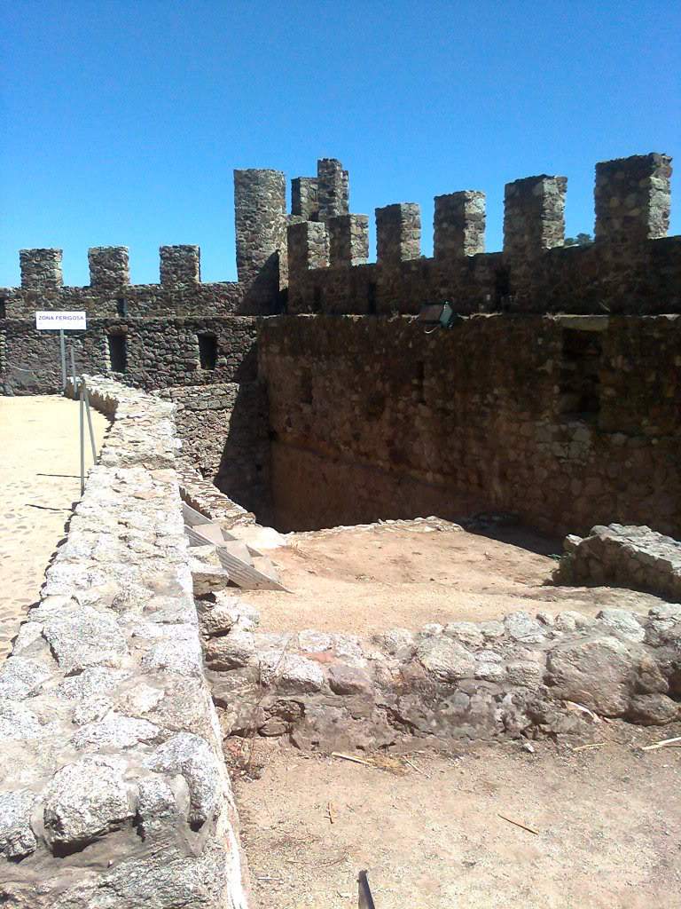 ai1229.photobucket.com_albums_ee475_blueorquidea_almourol_Fotografia0078.jpg