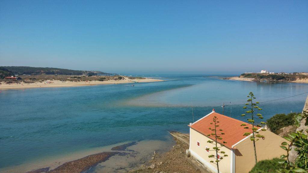 ai1229.photobucket.com_albums_ee475_blueorquidea_Porto_20Covo_20140711_103711_HDR.jpg