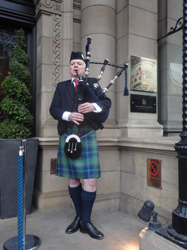 ai1254.photobucket.com_albums_hh618_andredoc1_Edimburgo_DSC08232_zpsfa18353e.jpg