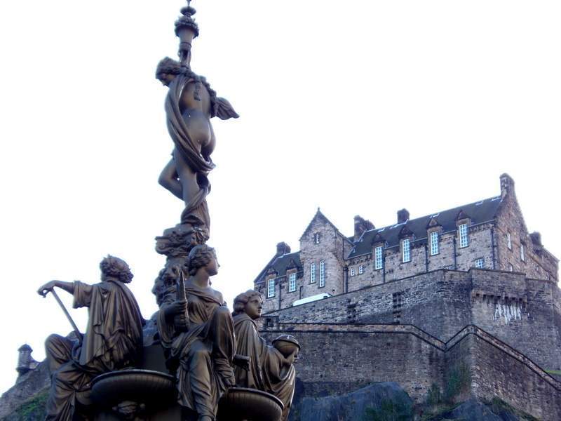 ai1254.photobucket.com_albums_hh618_andredoc1_Edimburgo_PB290427_zpsbe4b7031.jpg