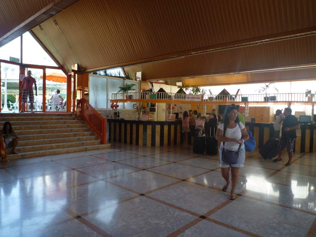 ai1258.photobucket.com_albums_ii528_JATG001_Benidorm_P1070064.jpg