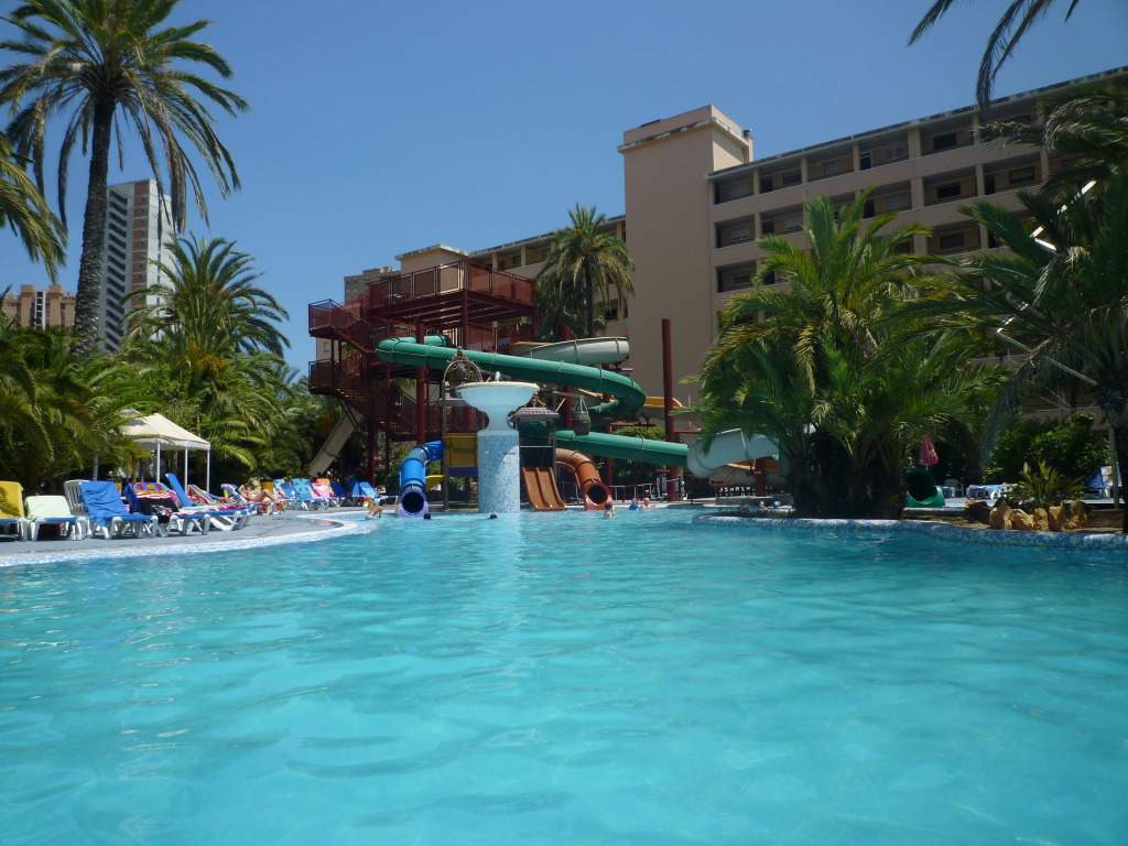 ai1258.photobucket.com_albums_ii528_JATG001_Benidorm_P1070073.jpg