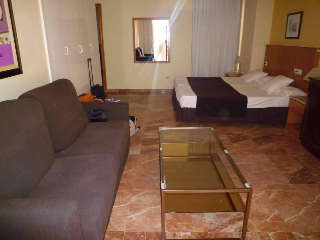 ai1258.photobucket.com_albums_ii528_JATG001_Benidorm_P1070088.jpg