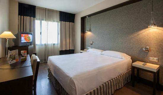 ai1267.photobucket.com_albums_jj547_Nando_Parente_hotel_h2_mercader_zps6f09bfa6.jpg