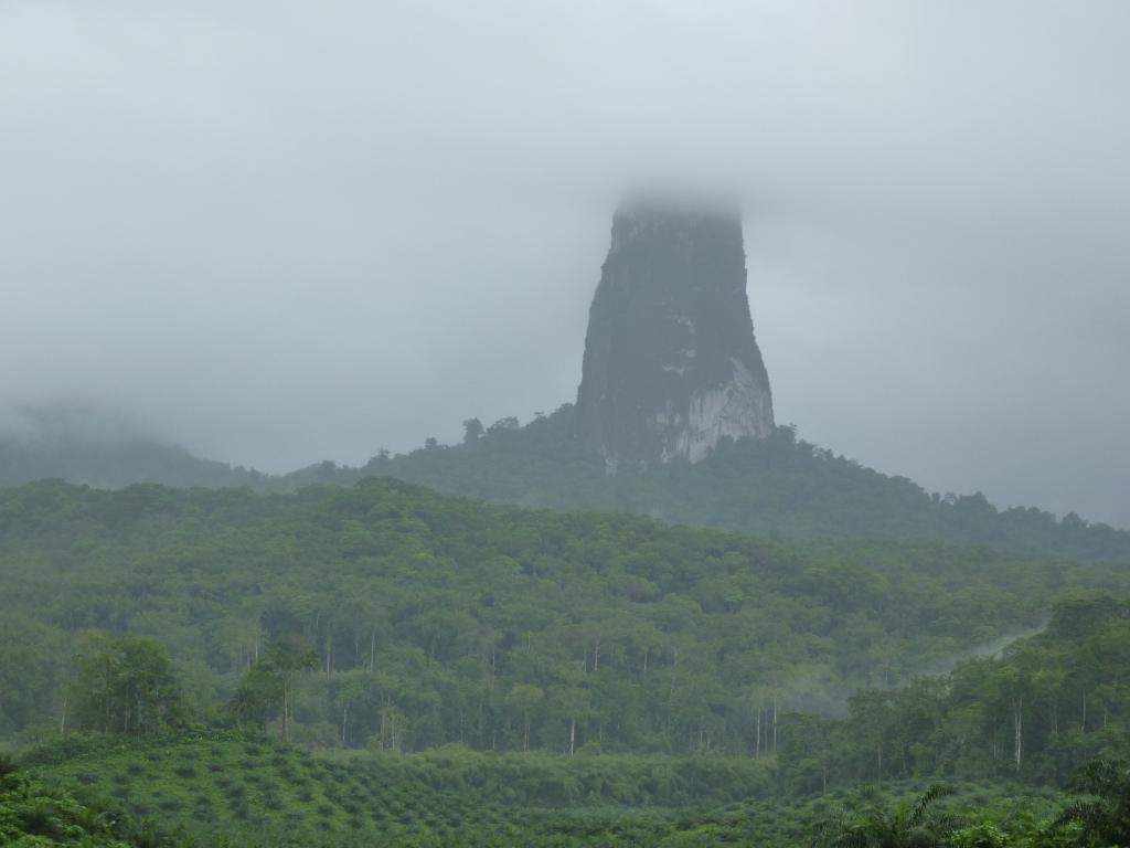 ai1274.photobucket.com_albums_y439_ruidbalmeida_S_20Tome_20e_20Principe_P1060491_zps281d3965.jpg