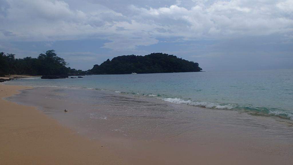 ai1274.photobucket.com_albums_y439_ruidbalmeida_S_20Tome_20e_20Principe_P5180639_zps53c07936.jpg