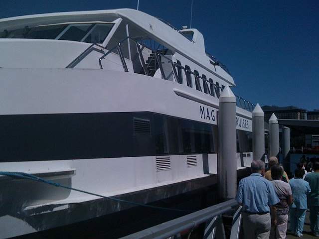 ai1290.photobucket.com_albums_b526_lufialho1_australia2010_1cruisesydney_zps0d11cda4.jpg