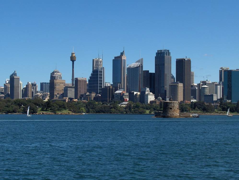 ai1290.photobucket.com_albums_b526_lufialho1_australia2010_1sydneyskyline_zps2cec47d2.jpg
