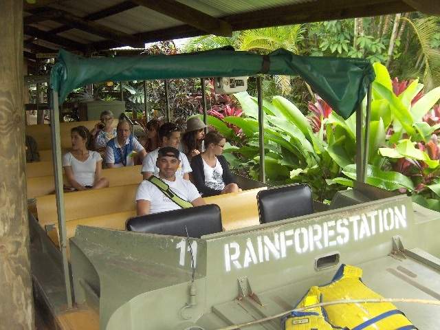 ai1290.photobucket.com_albums_b526_lufialho1_australia2010_rainforestation_zps7e17b5a4.jpg