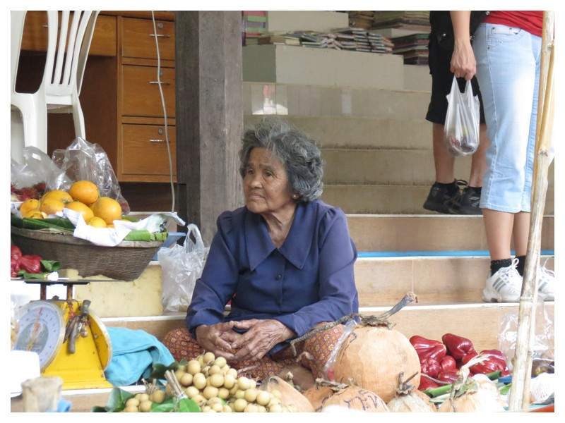 ai1294.photobucket.com_albums_b615_Maliika25_Tailandia_Mercadoa60f38b8ef8d62f165689dbac3d01514.jpg