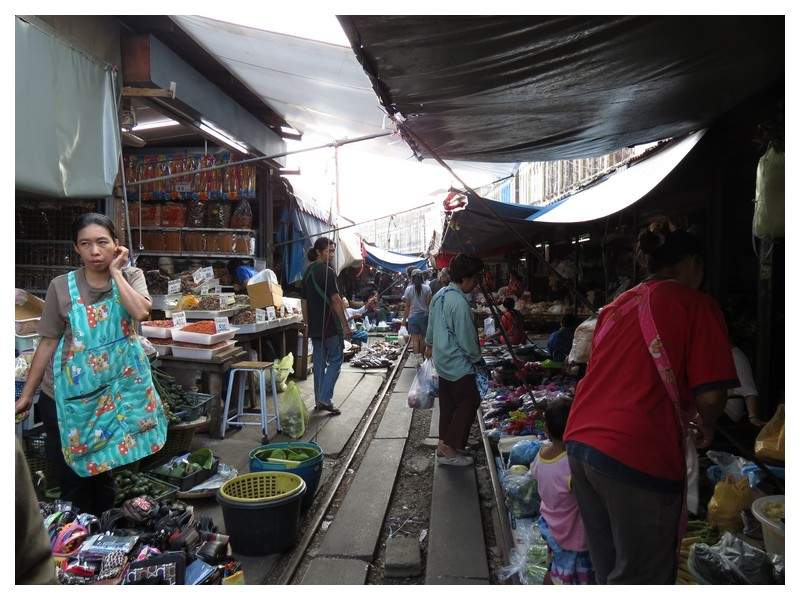 ai1294.photobucket.com_albums_b615_Maliika25_Tailandia_Mercadobaba8352333e721085e69cb4bfc45915.jpg