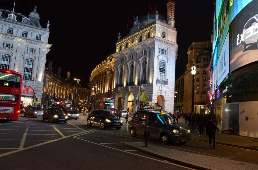 ai1296.photobucket.com_albums_ag12_Caessy_Londres_DSC_4564_zpszm0szib6.jpg