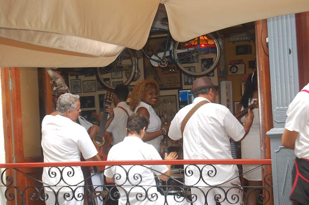 ai1298.photobucket.com_albums_ag55_aaalex2_cuba_202017_DSC_0308_zpsmiw0dckq.jpg