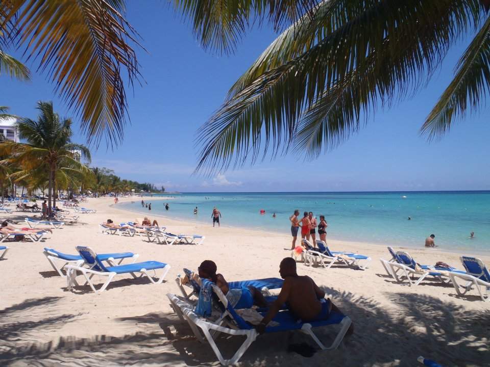 ai1347.photobucket.com_albums_p709_sofiaclemos_Praia1_zps8ea3471a.jpg