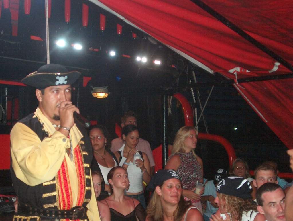 ai1347.photobucket.com_albums_p712_Rui_Araujo_Facebook_Cancun_172640_10150144903301140_5900990_o.jpg