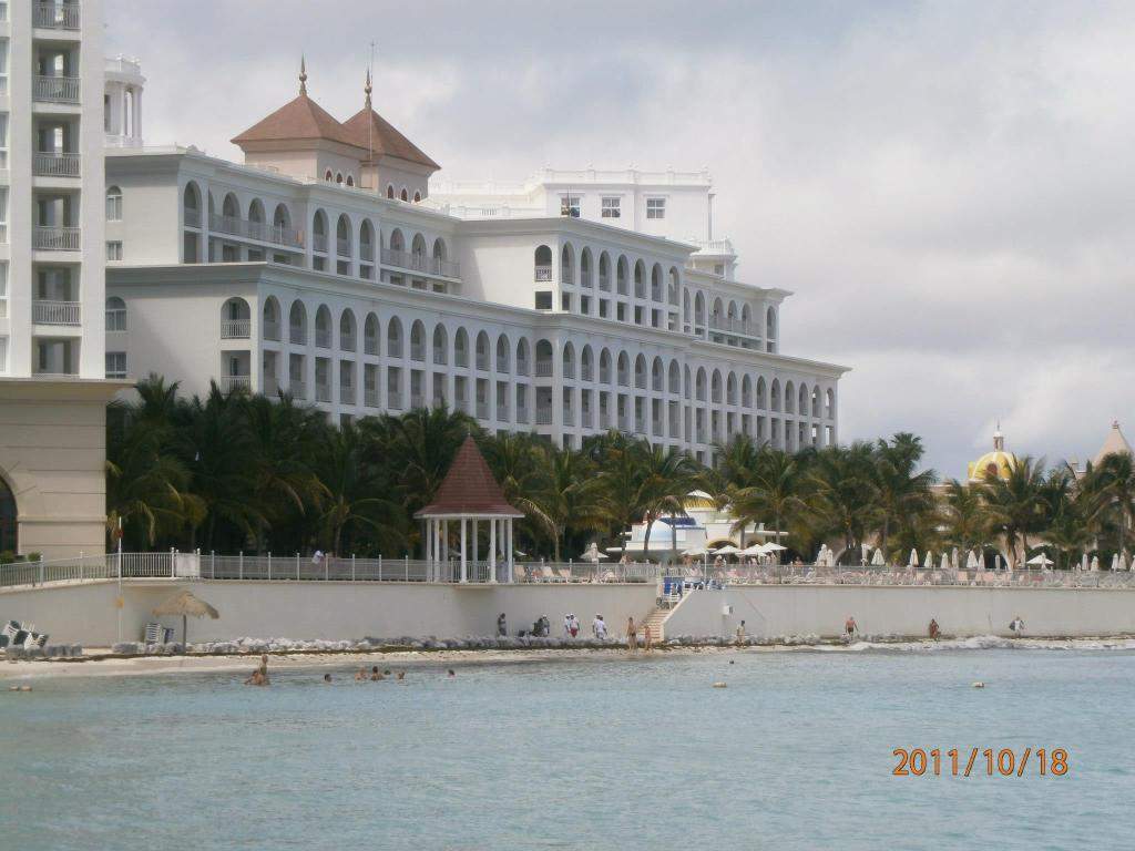 ai1347.photobucket.com_albums_p712_Rui_Araujo_Facebook_Cancun_2f86b425992e6fd9a639a5af97fdf339.jpg