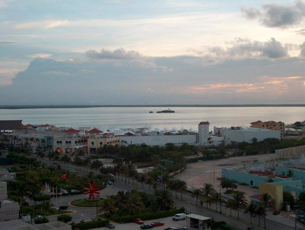 ai1347.photobucket.com_albums_p712_Rui_Araujo_Facebook_Cancun_7189ede761bb235bf79bc57d81524aa6.jpg