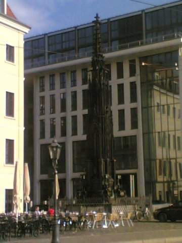 ai1347.photobucket.com_albums_p712_Rui_Araujo_Facebook_Dresden_30490_424280561139_4603696_n.jpg