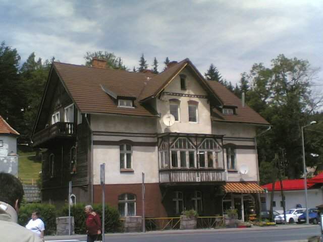 ai1347.photobucket.com_albums_p712_Rui_Araujo_Facebook_Polnia_31101_422661911139_2457509_n.jpg