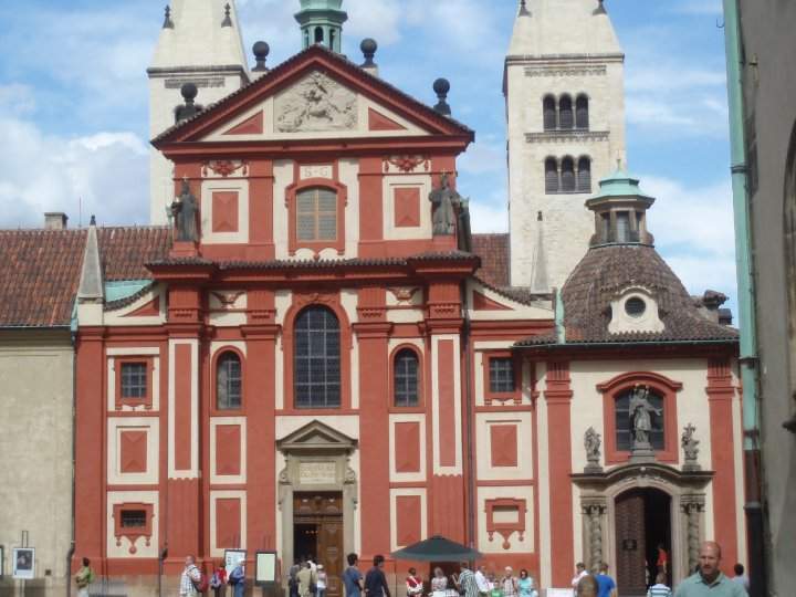 ai1347.photobucket.com_albums_p712_Rui_Araujo_Facebook_Praha_31101_422021466139_5397130_n.jpg