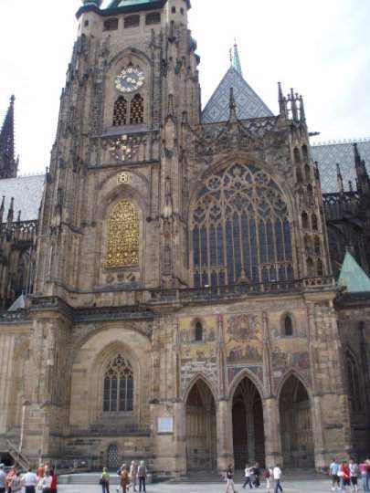 ai1347.photobucket.com_albums_p712_Rui_Araujo_Facebook_Praha_31101_422021471139_1872356_n.jpg