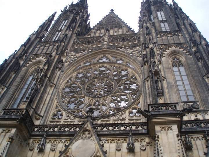 ai1347.photobucket.com_albums_p712_Rui_Araujo_Facebook_Praha_31101_422021486139_5121158_n.jpg