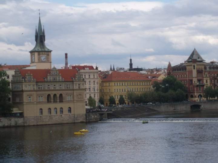 ai1347.photobucket.com_albums_p712_Rui_Araujo_Facebook_Praha_31101_422021541139_4908866_n.jpg