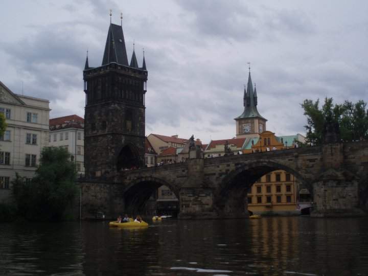 ai1347.photobucket.com_albums_p712_Rui_Araujo_Facebook_Praha_31101_422021606139_313882_n.jpg