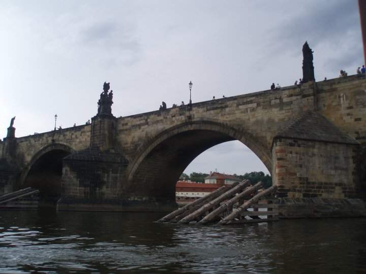 ai1347.photobucket.com_albums_p712_Rui_Araujo_Facebook_Praha_31101_422021616139_1736510_n.jpg