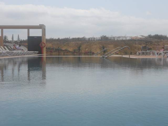 ai1350.photobucket.com_albums_p777_DDDRF_Piscina1_zps93ca46ef.jpg