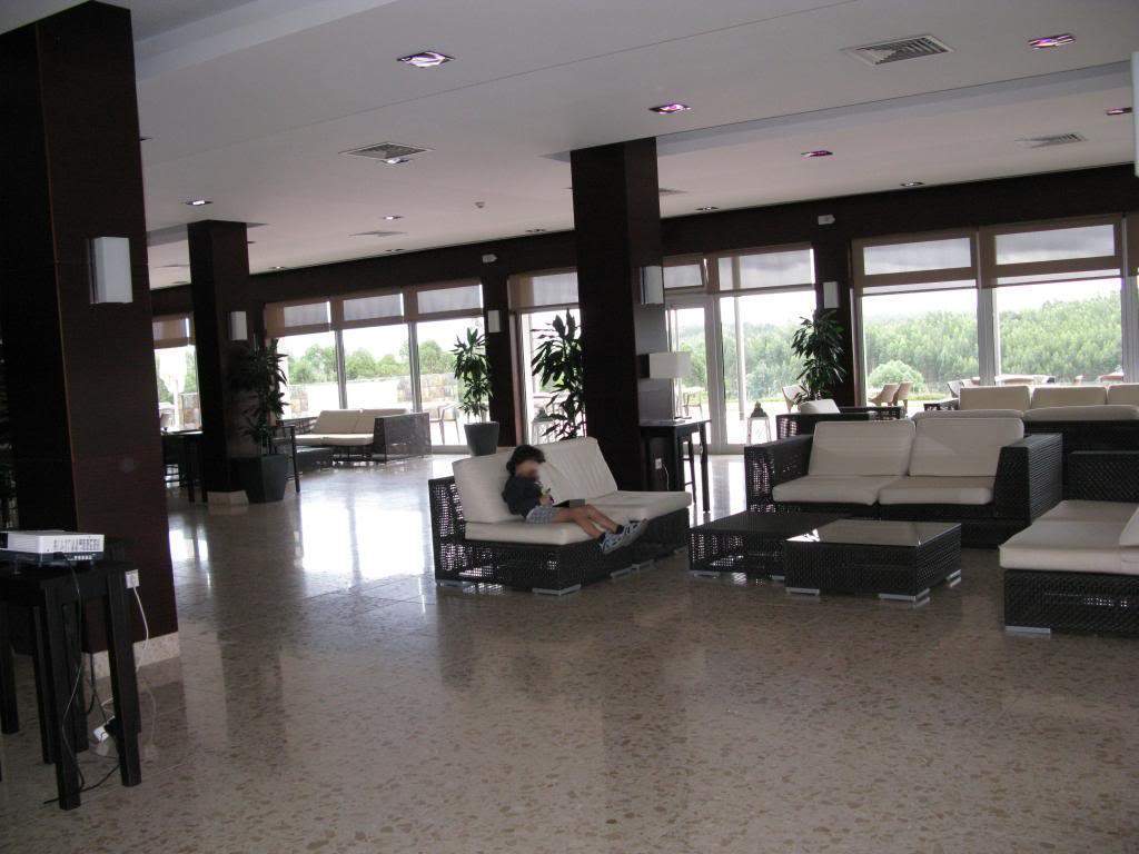 ai1353.photobucket.com_albums_q673_oscarreis_MontebeloAguieira_IMG_5364_zps4f460d8c.jpg