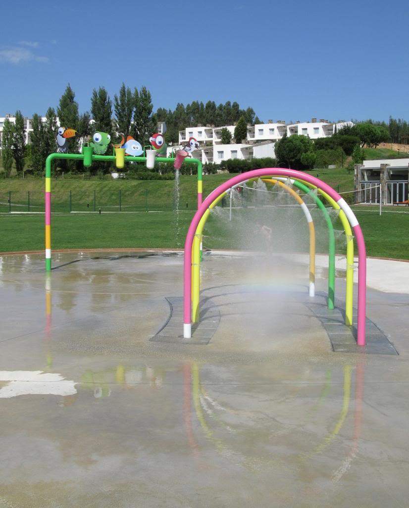ai1353.photobucket.com_albums_q673_oscarreis_MontebeloAguieira_ZonaInfantil_IMG_4852_zps127db3fc.jpg
