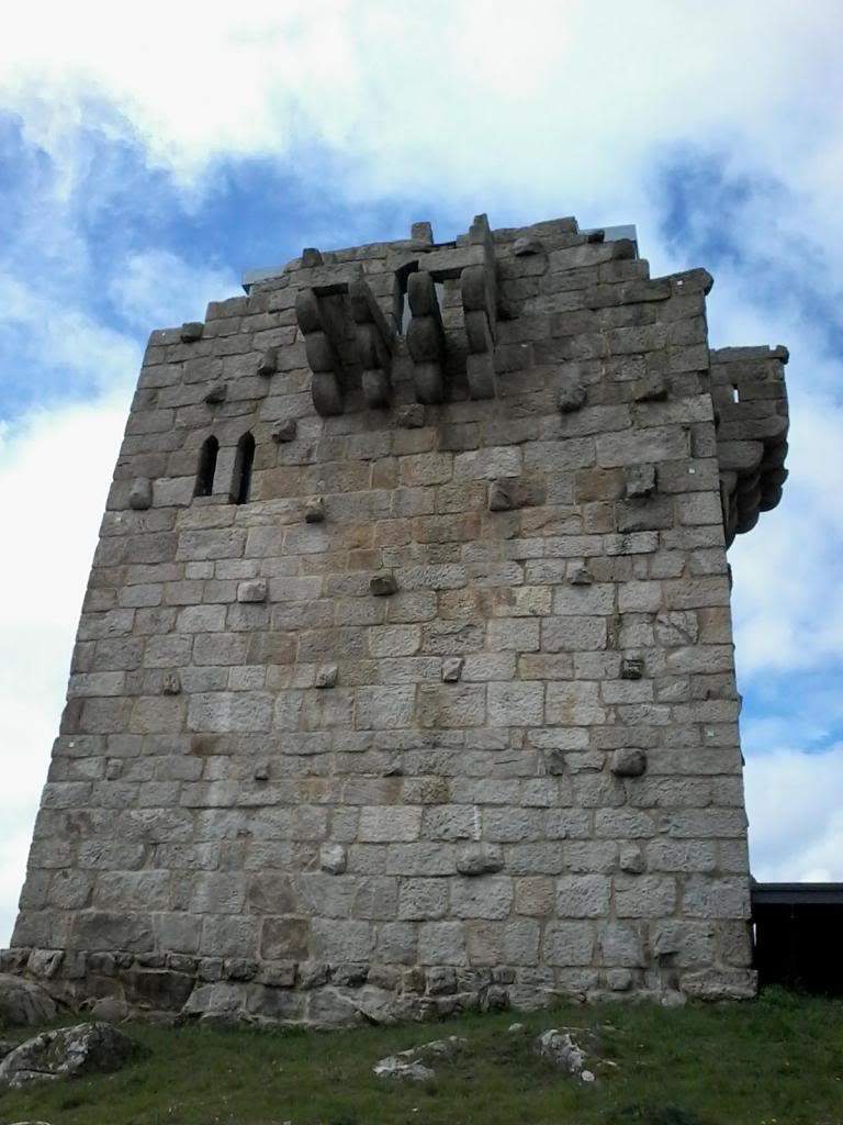 ai1353.photobucket.com_albums_q673_oscarreis_OndeFoto_TorreMed_zps79a6394d.jpg