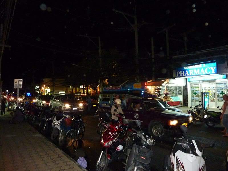 ai1353.photobucket.com_albums_q678_NECM_Chaweng5Cpia_zps5fd4fdab.jpg