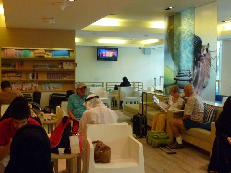 ai1353.photobucket.com_albums_q678_NECM_LoungeBKK3Cpia_zps3bd4f6eb.jpg