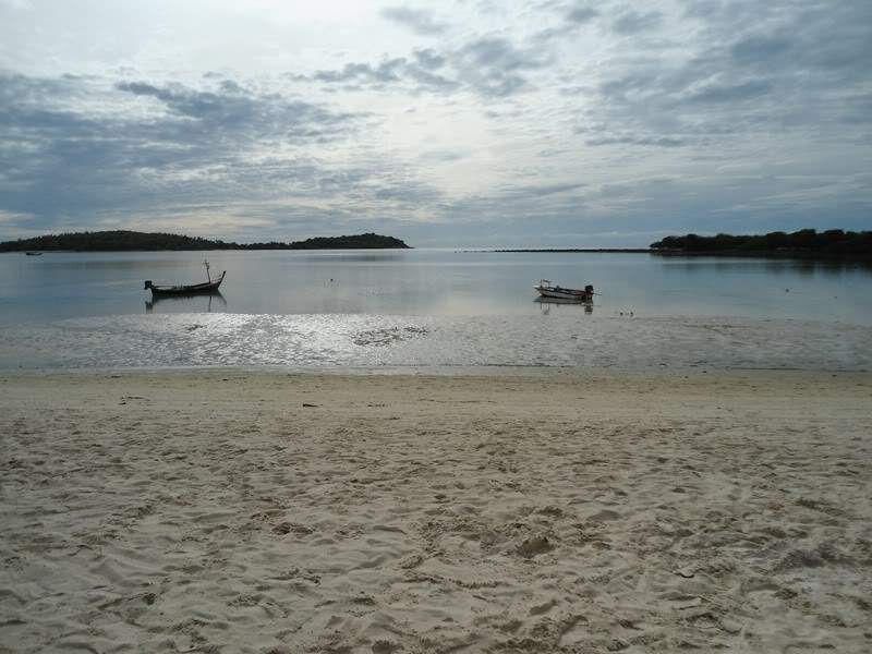 ai1353.photobucket.com_albums_q678_NECM_PraiaChaweng11Cpia_zps8dff93ea.jpg