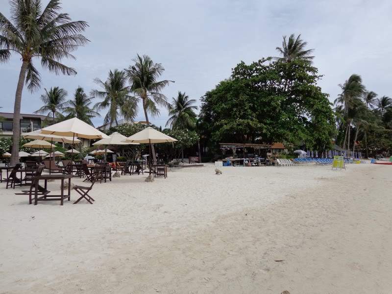 ai1353.photobucket.com_albums_q678_NECM_PraiaChawengfrenteaohotel4Cpia_zps233b88d1.jpg